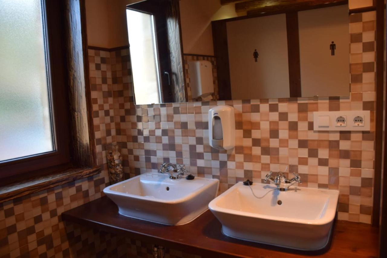 O Cabanel Albergue-Bar Villastose 외부 사진